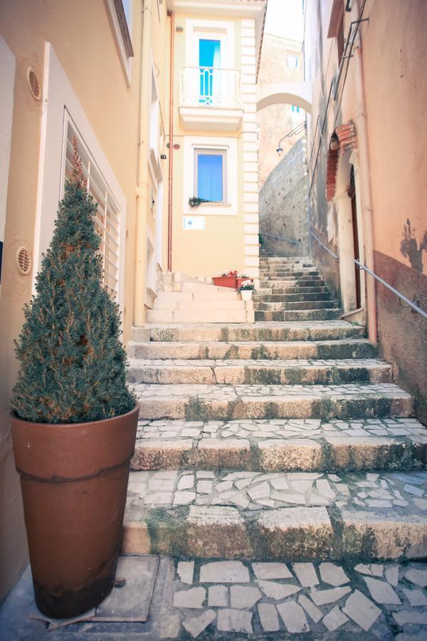 Il Viaggiatore Gaeta Medievale B&B מראה חיצוני תמונה