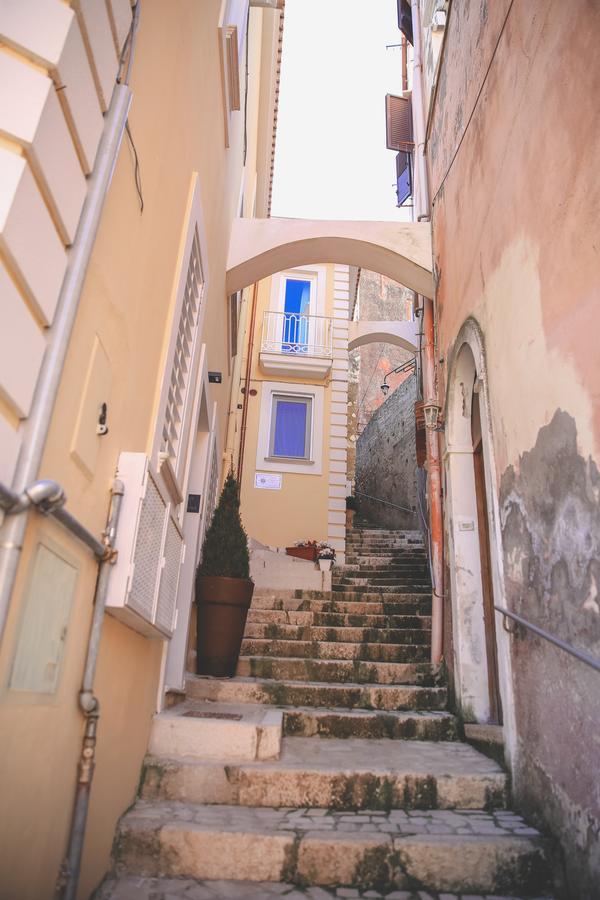 Il Viaggiatore Gaeta Medievale B&B מראה חיצוני תמונה